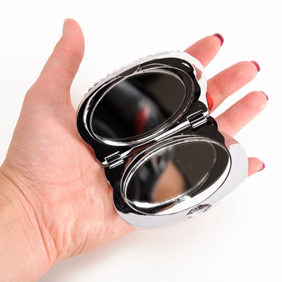 Hello Kitty Ruby Compact Mirror 40th Anniversary - Picture 4 of 8